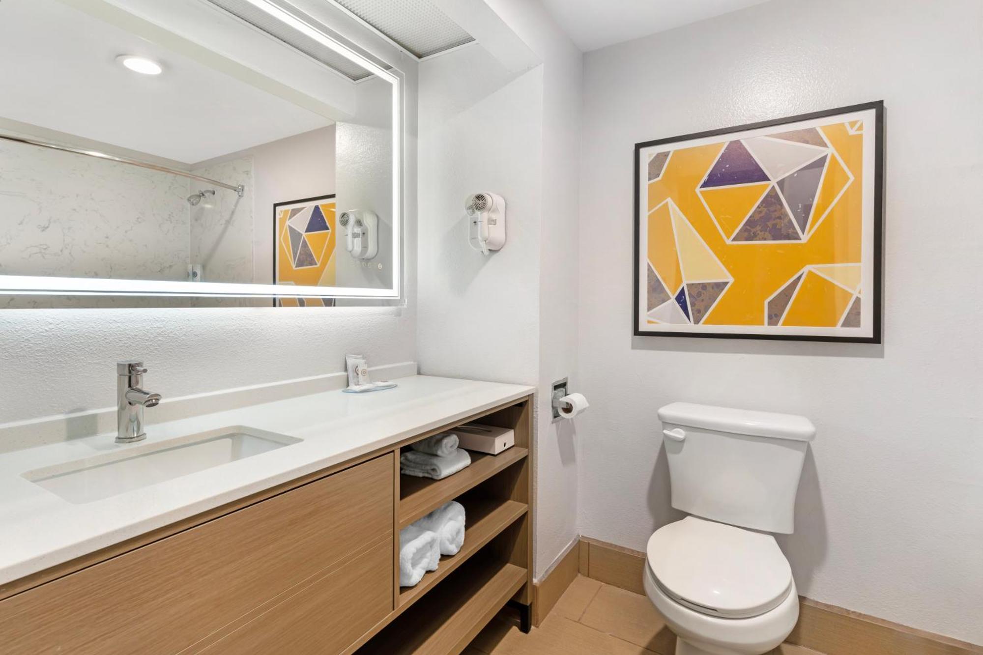 Comfort & - Area Hotel Sacramento