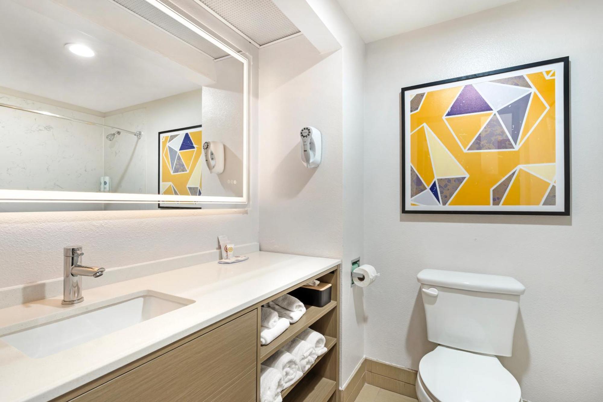Comfort & - Area 3*