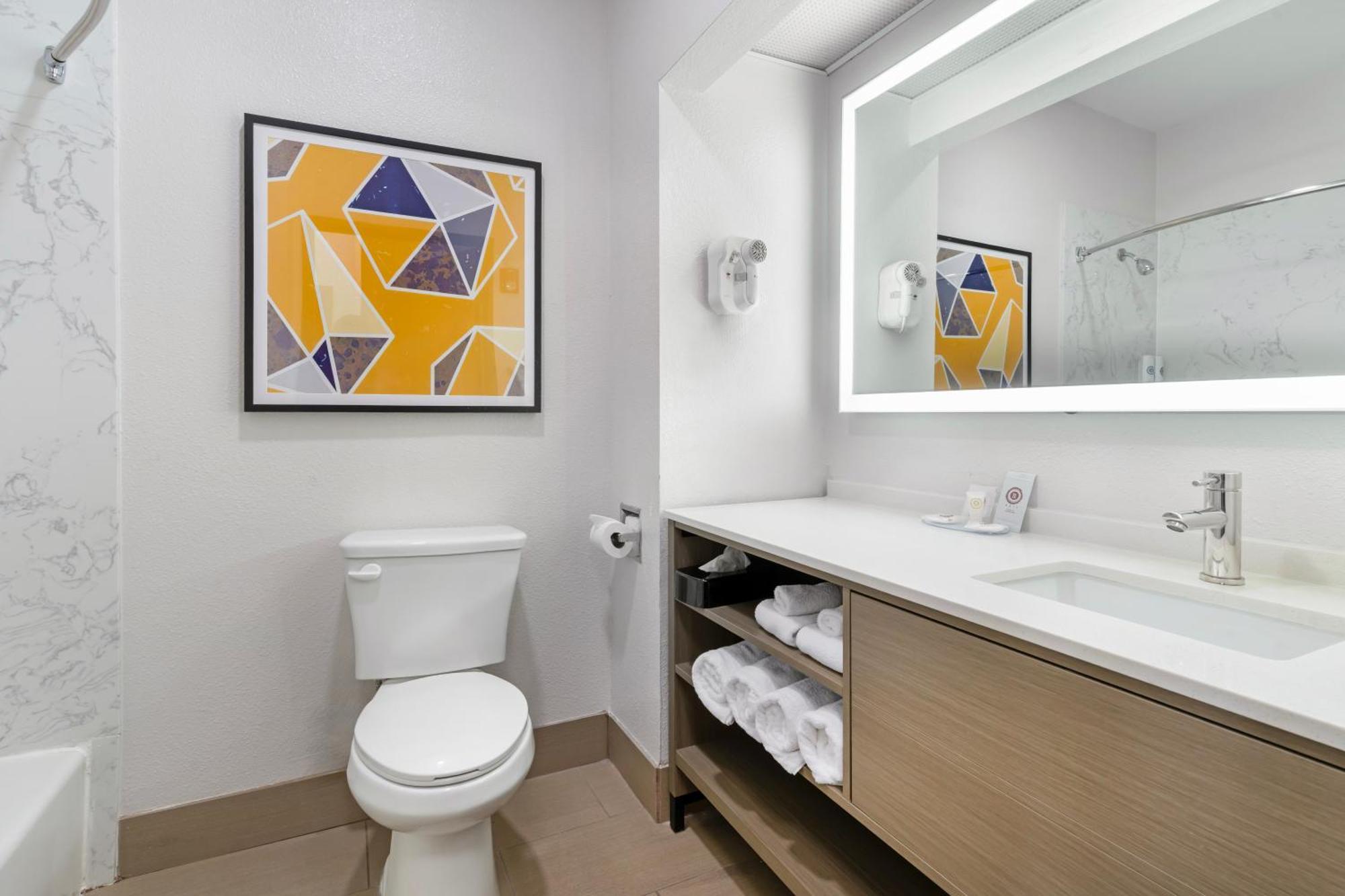 Hotel Comfort & - Area 3*